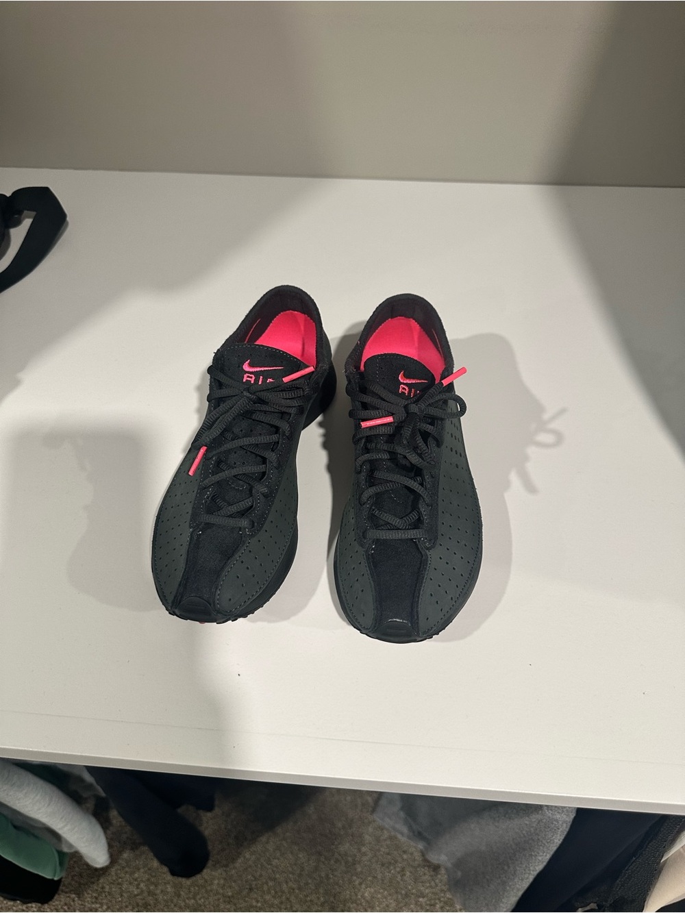 Nike Women’s Black Sneakers with Hot Pink Interior